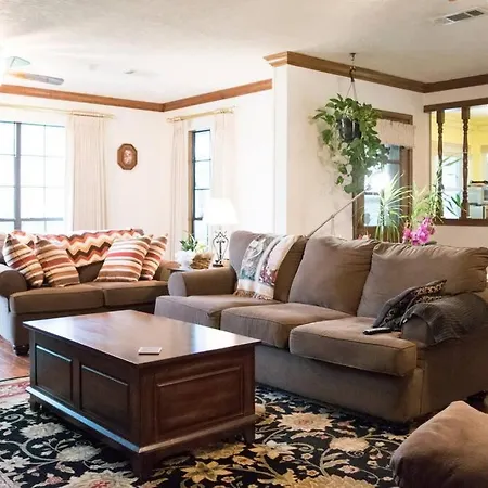 2 Room Luxury Suite Near Airport & The Woodlands